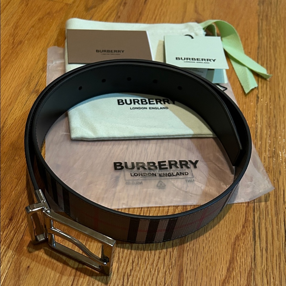 Burberry Black and cream belt with Silver Buckle